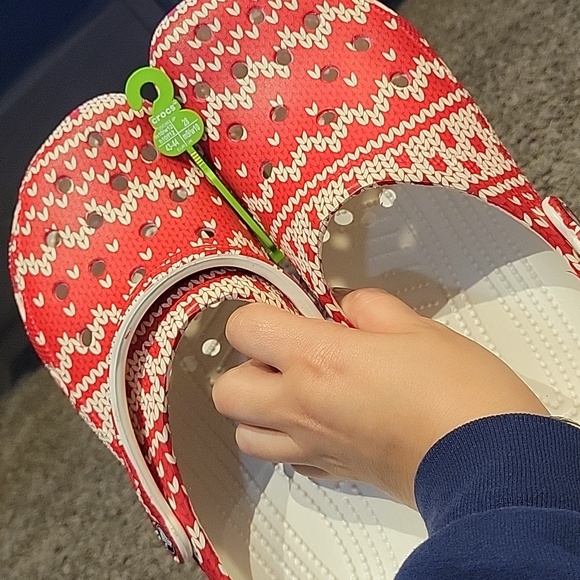 Crocs Ugly Sweater Holiday Classic Unisex Red White M 6 8 9 10 W 7 9 10 11 New - Picture 9 of 11